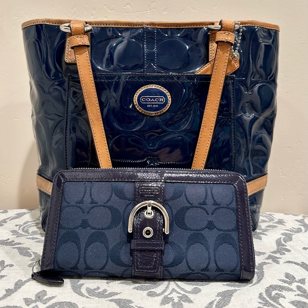 Stunning Coach Navy Blue & Tan Purse WITH Matching Wallet